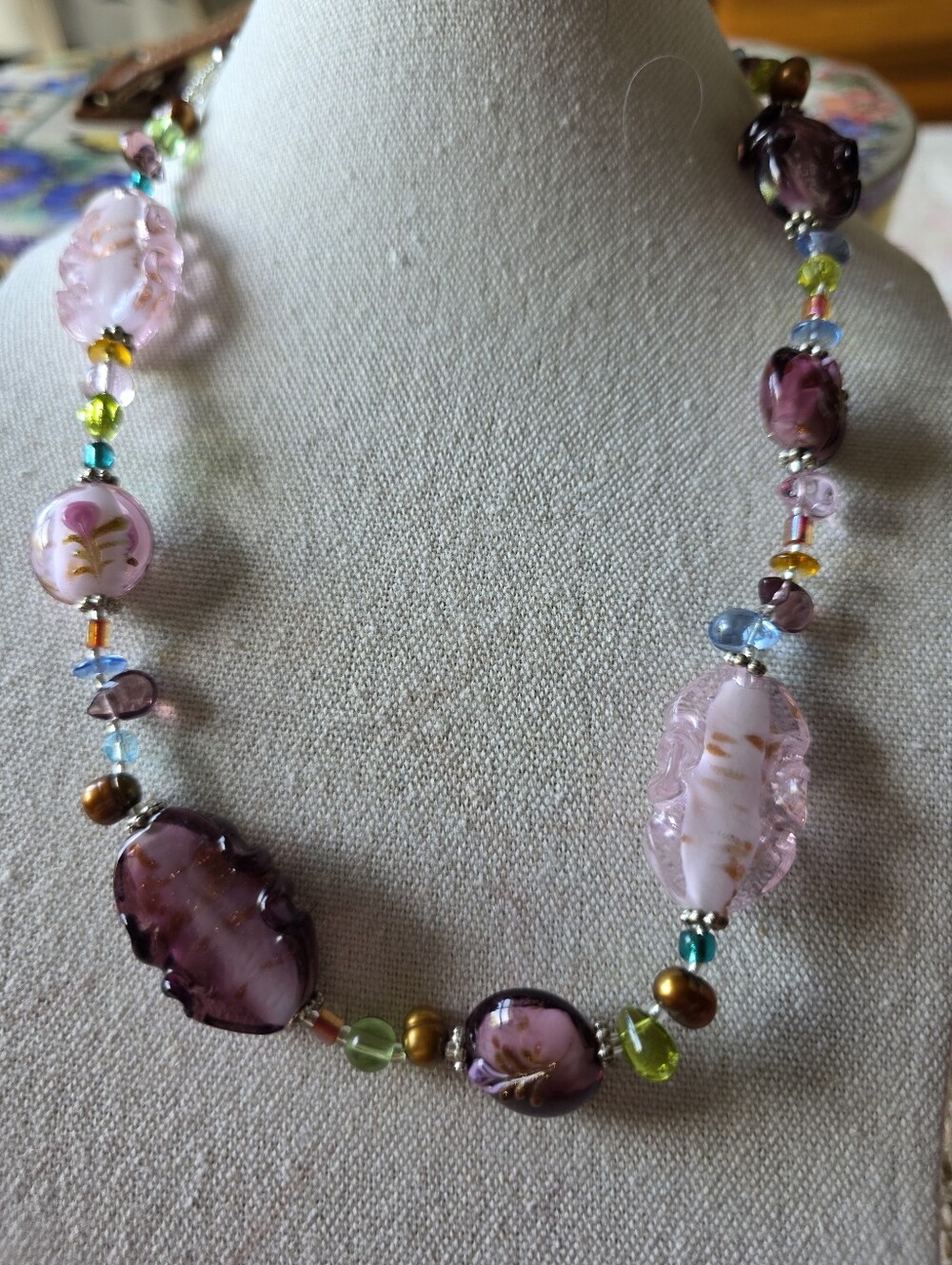 PD Style YLavender Rose Art Glass Pearl Stmt Necklace.   Murano Style